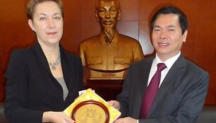 Lina Antanavičienė ir Nguyen Sinh Hung