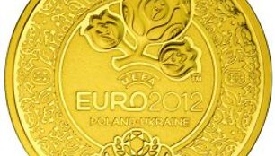 500 zlotų auksinė molneta, skirta Europos futbolo čempionatui.