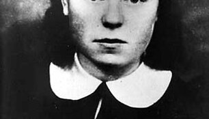 Partizanė Anelė Senkutė - Pu&scaron;elė į tariamas savo sužadėtuves pakvietė Marijampolės komunistų žiedą 