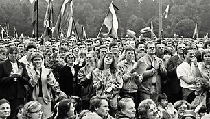 1988 m. rugpjūčio 23-oji, Sąjūdžio mitingas. Leonardo Skirpsto nuotr.