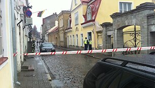 Рядом с посольством Литвы в Таллине, возможно, заложена бомба. Людей эвакуируют