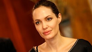 Джоли подробно об операции: Пусть мой опыт поможет другим!