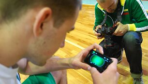 PokerStars.net nuotr. / Jonas Valančiūnas žaidžia pokerį
