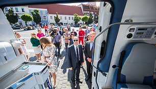 Naujų greitosios medicinos pagalbos automobilių perdavimas