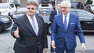 Jacekas Czaputowiczius, Linas Linkevičius
