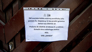 Avarinės būklės mūriniai sandėliukai &Scaron;v. Stepono gatvėje