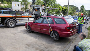 Bešeimininkių automobilių nutempimo darbai