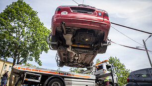 Be&scaron;eimininkių automobilių nutempimo darbai