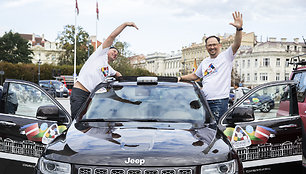 „Jeep Club Lithuania“ automobilių kolonos startas nuo Gedimino kalno papėdės Vilniuje