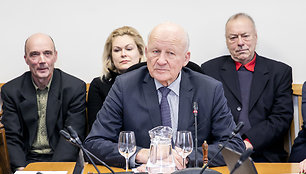 Krekenavos girininkas Jonas Leika (kairėje), Juozas Imbrasa (centre)