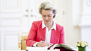 Ursula von der Leyen, Gitanas Nausėda