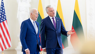 Joe Bidenas, Gitanas Nausėda