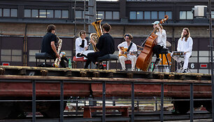 Performansas Liam Gillick ir Anton Vidokle &bdquo;Kelrodė &scaron;viesa. 2 dalis&ldquo;