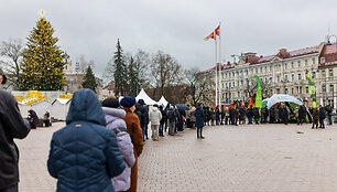 Valstybinių mi&scaron;kų urėdijos mi&scaron;kininkų organizuojama nemokamų eglės &scaron;akų dalijimo akcija