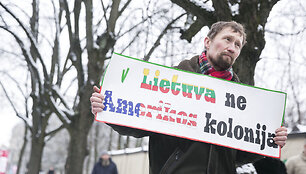 Prie JAV ambasados protestuoti susirinkę prorusi&scaron;ki veikėjai sulaukė atkirčio