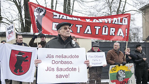 Prie JAV ambasados protestuoti susirinkę prorusi&scaron;ki veikėjai sulaukė atkirčio