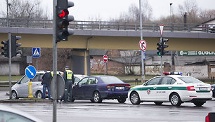 „Toyota Yaris“ ir „Subaru Legacy“ avarija