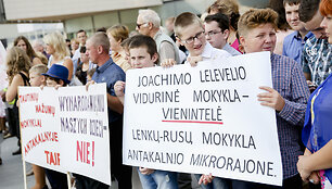 Vilniaus J.Lelevelio mokyklos bendruomenė piketuoja