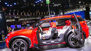 &bdquo;Citroen&ldquo; stendas Frankfurto automobilių parodoje