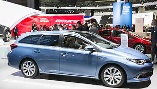 &bdquo;Toyota&ldquo; stendas Frankfurto automobilių parodoje