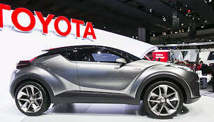 &bdquo;Toyota&ldquo; stendas Frankfurto automobilių parodoje