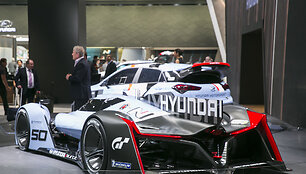 &bdquo;Hyundai&ldquo; stendas Frankfurto automobilių parodoje