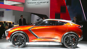 &bdquo;Nissan&ldquo; stendas Frankfurto automobilių parodoje