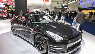 &bdquo;Nissan&ldquo; stendas Frankfurto automobilių parodoje