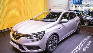 &bdquo;Renault&ldquo; stendas Frankfurto automobilių parodoje