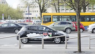 Elektromobilių lenktynių dalyviai Europos aik&scaron;tėje