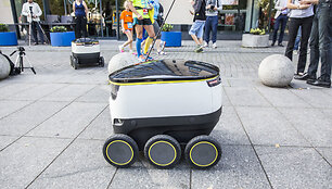 Estijos startuolio &bdquo;Starship Technologies&ldquo; gatvės robotai
