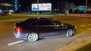 Neblaivus &bdquo;klevo lapas&ldquo; su &bdquo;Audi A6&ldquo; 