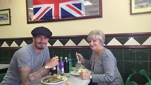 Davidas Beckhamas su mama