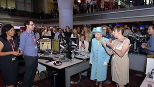 Karalienė Elizabeth II apsilankė BBC redakcijoje