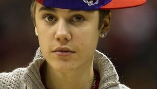 1 vieta &ndash; 18-metis dainininkas Justinas Bieberis &ndash; 140 mln. litų