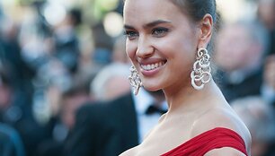 Irina Shayk filmo &bdquo;Kogano sandėris&ldquo; premjeroje
