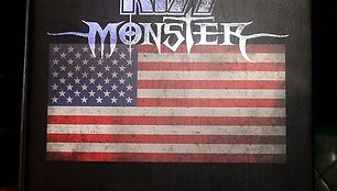 „KISS MONSTER“ knyga