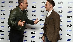 Robbie Williamsas (kairėje) ir Olly Mursas