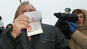 Gerard'as Depardieu ir jo naujasis rusiškas pasas