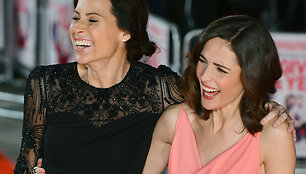 Minnie Driver (kairėje) ir Rose Byrne