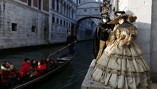 Marco Dilauro su žmona Nadia Venecijos karnavale