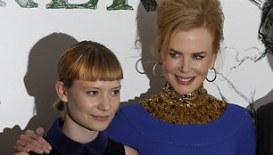 Nicole Kidman (dešinėje) ir Mia Wasikowska