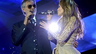 Andrea Bocelli ir Jennifer Lopez