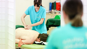 Kauno kolegijos studentų kineziterapeutų  masažai Kauno hospiso pacientams.