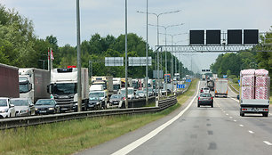 Automagistralės Vilnius-Kaunas rebusas su matuokliu: vairuotojo pažymėjimą galite prarasti akimirksniu