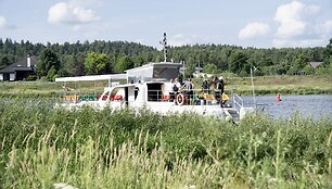 Kauno rajone degė keleivinis laivas