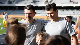 Pasaulio futbolo legendų rungtynės su legendiniais Lietuvos futbolininkais