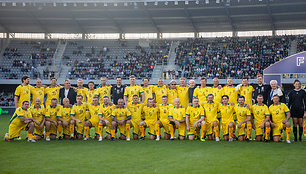 Pasaulio futbolo legendų rungtynės su legendiniais Lietuvos futbolininkais