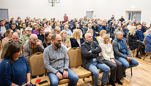 Ramučių gyventojų susirinkimas dėl Kauno MBA gamyklos veiklos.