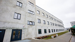 Atidarytas naujai pastatytas brg. gen. M. Pečiulionio artilerijos bataliono karinis miestelis